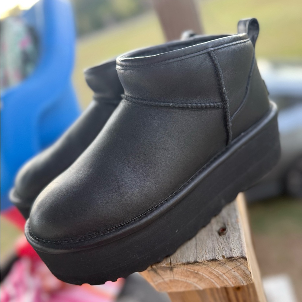 UGG Ultra mini platform leather ankle boots
